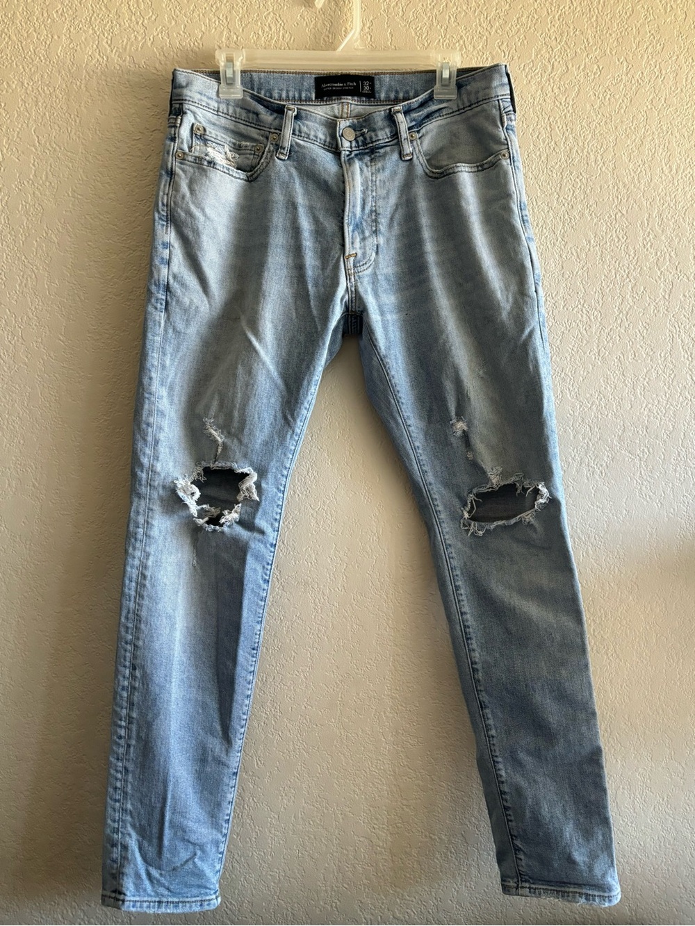Abercrombie & Fitch Men's Super Skinny Stretch Distressed Jeans - Size 32